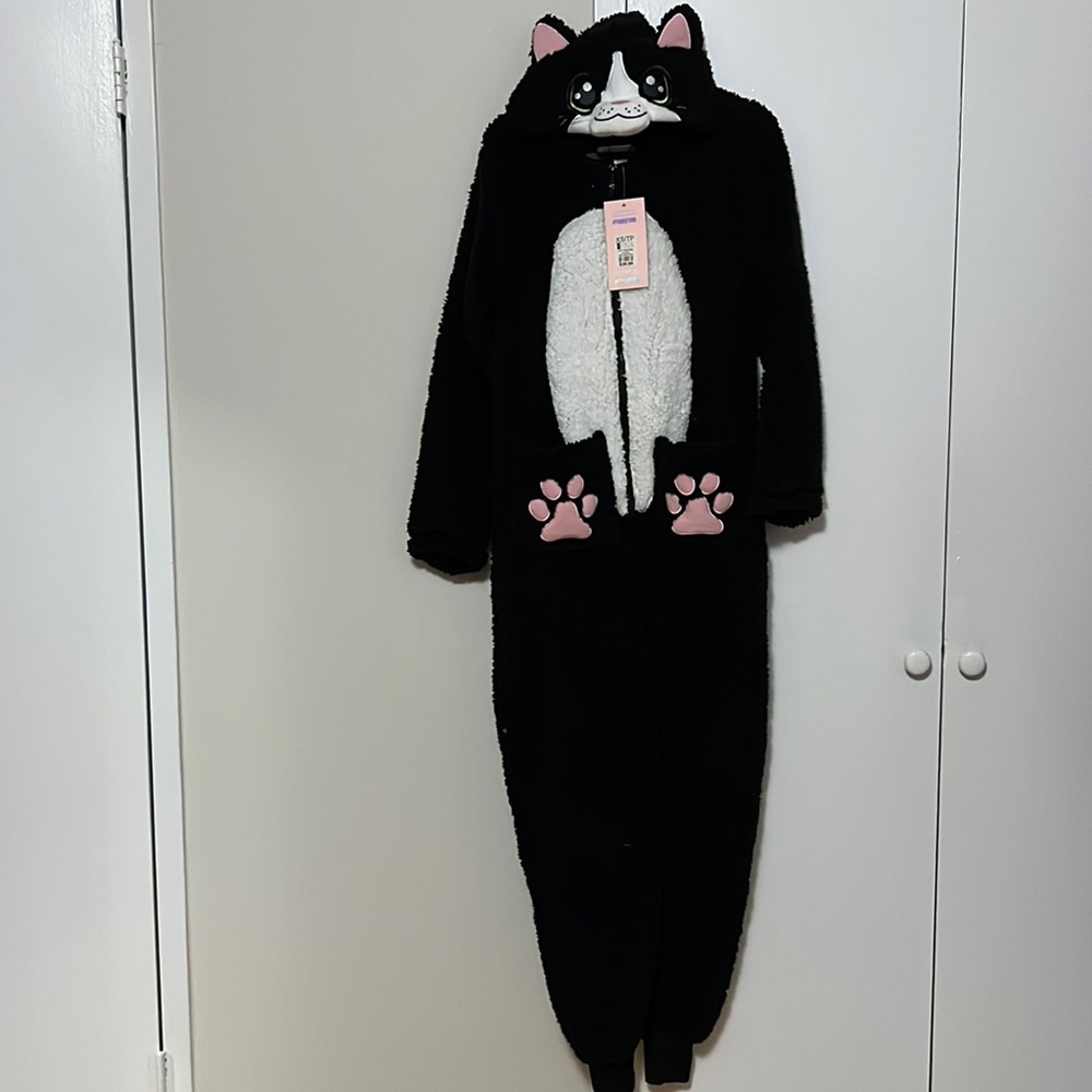 NWT ANIMAL ONESIE- CAT